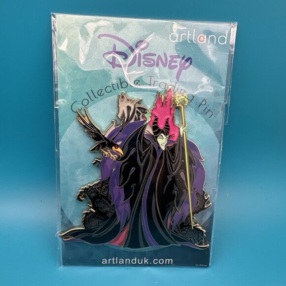 Disney Artland MALEFICENT FURY LE 300 Jumbo PIN Diablo SLEEPING BEAUTY Villain
